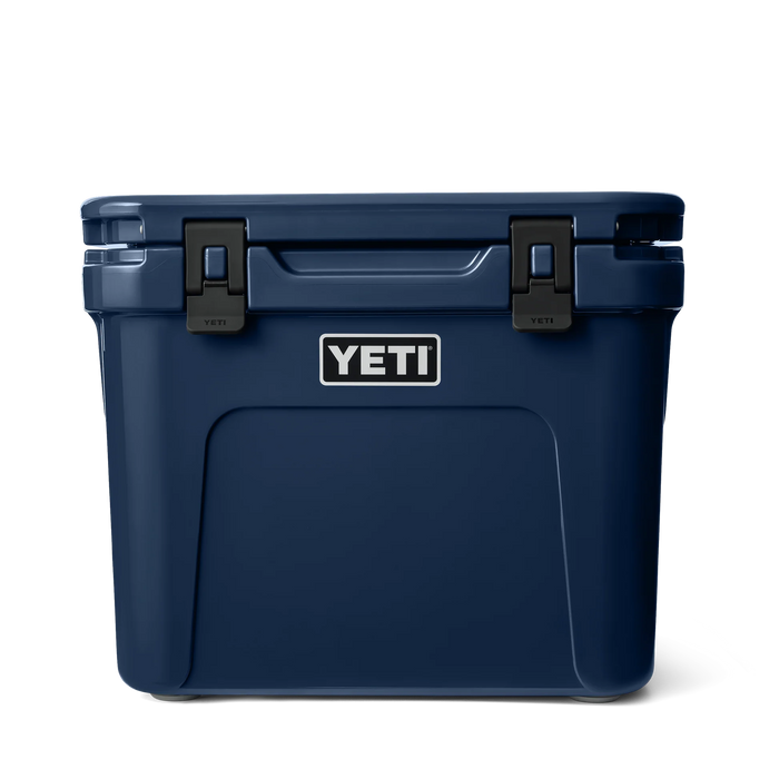 YETI Roadie 32 Navy Wheeled Cool Box